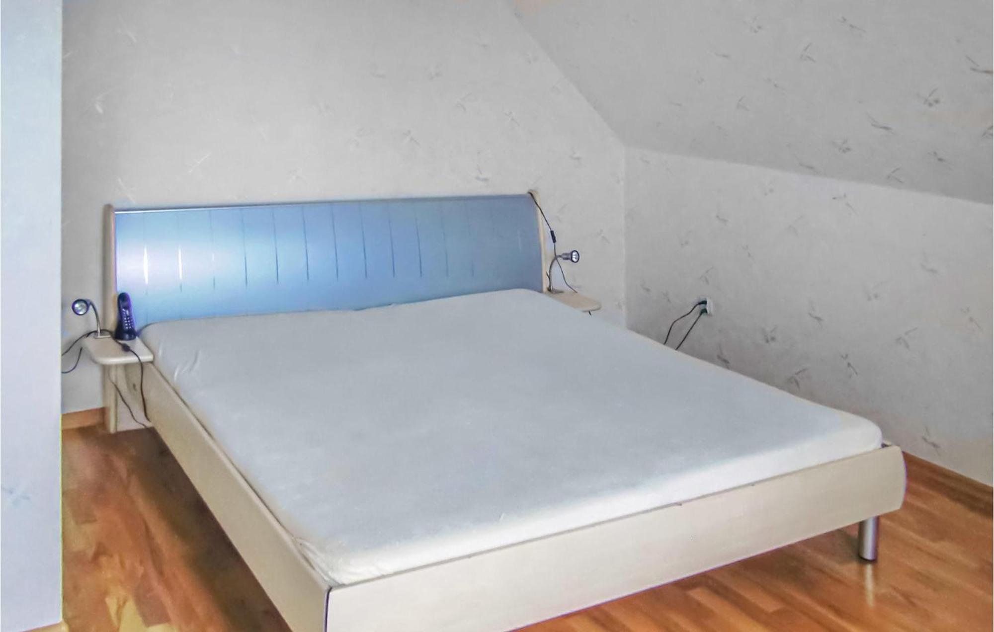 Amazing Home In Kolczewo With Sauna Екстер'єр фото