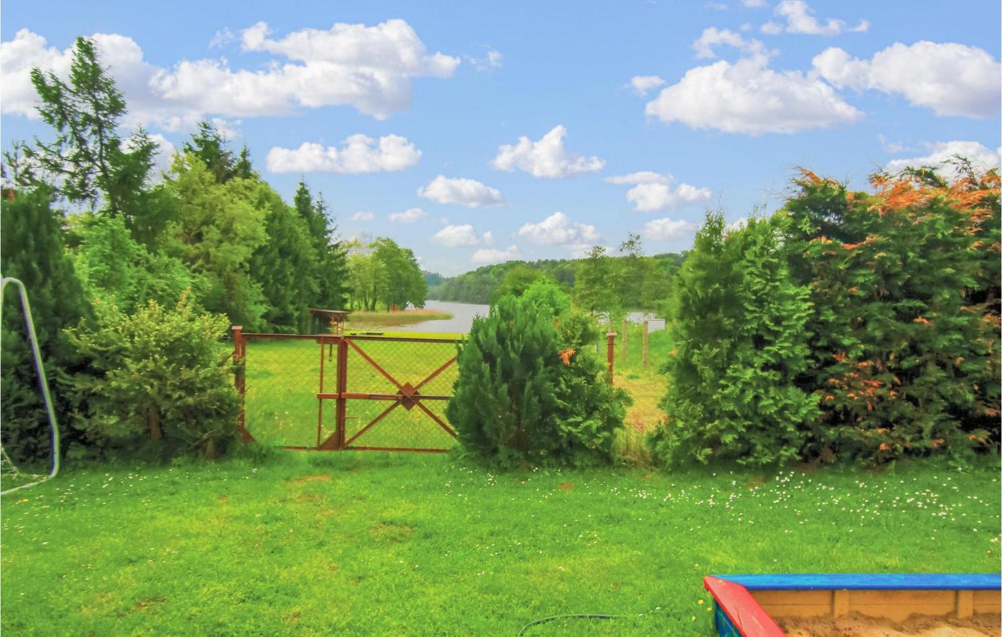 Amazing Home In Kolczewo With Sauna Екстер'єр фото